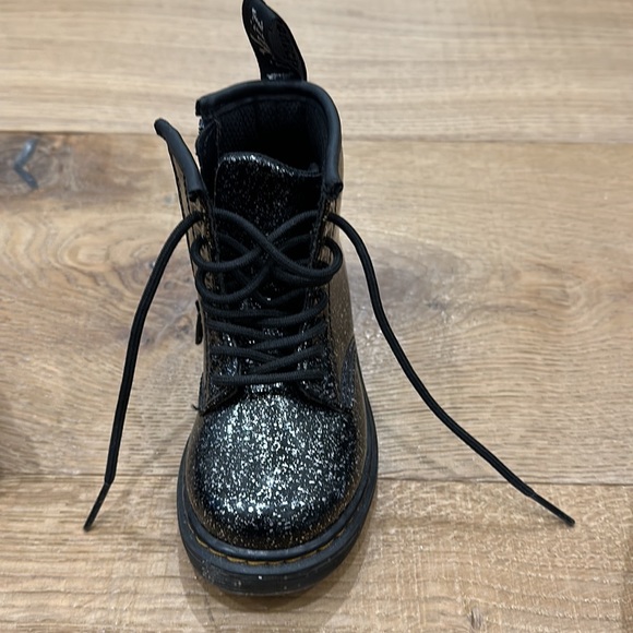 Dr. Martens - TODDLER 1460 GLITTER LACE UP BOOTS - Size 7 - Excellent Condition - Picture 12 of 13